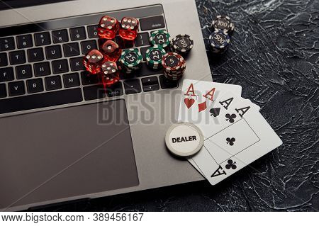 Idéer För Poäng Spelar Cyber Poker  Sverige   🏅
